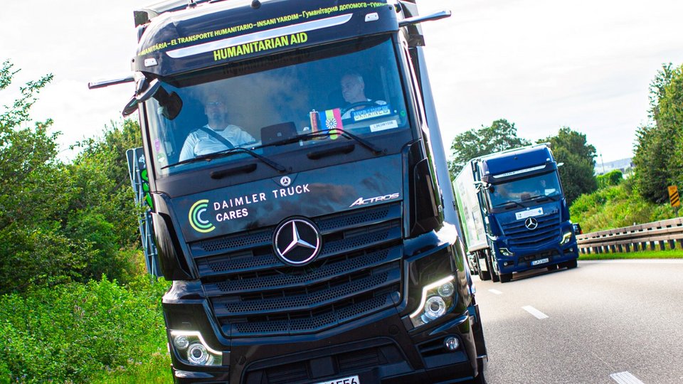 Hilfsgüter Truck: Daimler Truck Cares
