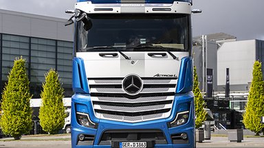 pepper kündigt Serienelektrifizierung des Mercedes Actros MP5 an