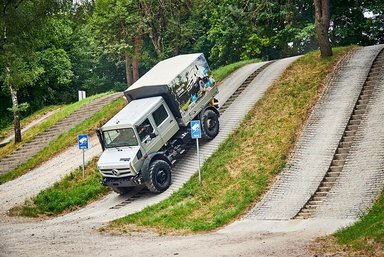Mercedes-Benz Trucks: Baupower auf jedem Terrain