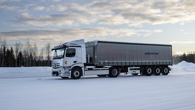 Rund 3.000 Kilometer vollelektrisch bewältigt: eActros 300 Sattelzugmaschine gleitet vom Polarkreis nach Stuttgart