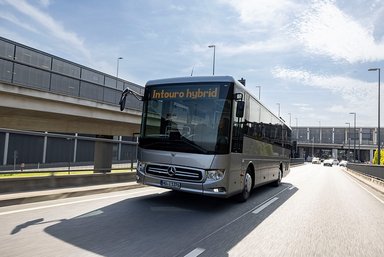 The compact Mercedes-Benz Intouro K hybrid inter-city bus