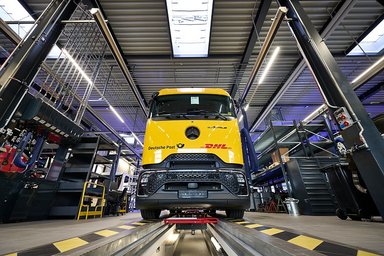 Daimler Truck opens new sales and service center for trucks and buses in Aschheim near Munich