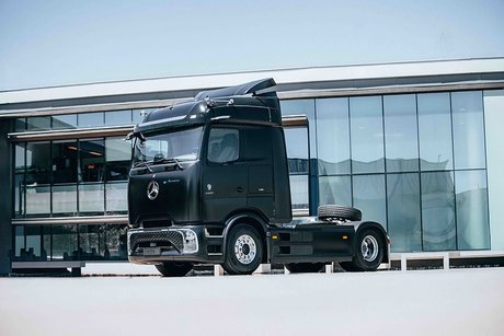 Battery-electric transport in Chile: First Mercedes-Benz eActros 600 delivered to customer