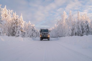 Green light at the Arctic Circle: Daimler Truck defence vehicles pass winter testing on ice and snow