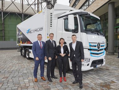 Mercedes-Benz truck for heavy-duty distribution: Fully electric transport to supermarkets in Berlin: EDEKA starts on-road test of the Mercedes-Benz eActros