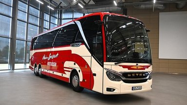 Neuer Setra Reisebus für Hermann Hock würdigt die Markenhistorie