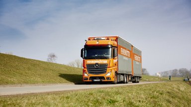 TopFit-Set in use at the Fehrenkötter haulage firm: The fitness studio for the road - fit and healthy in the Mercedes-Benz Actros