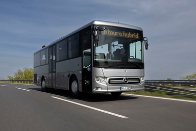 The compact Mercedes-Benz Intouro K hybrid inter-city bus