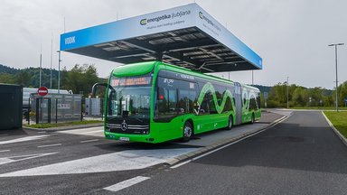 Ljubljana setzt auf Batterie und Wasserstoff: 35 Mercedes-Benz eCitaro für CO2-freien Nahverkehr im Einsatz 