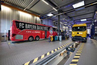 Daimler Truck opens new sales and service center for trucks and buses in Aschheim near Munich