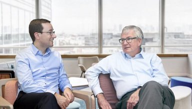 Daimler Truck CEO und Bloomberg Deutschland Chef Daniel Schäfer diskutieren über Globalisierung im Podcast