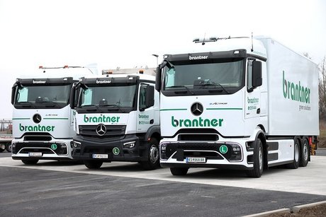 Strong Momentum for Waste Management Logistics: 13 eActros for Brantner green solutions in Austria
