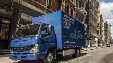 Daimler übergibt FUSO eCanter an Penske Truck Leasing in den USA