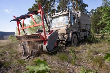 Innovative Fahrzeuglösungen für den kommunalen Einsatz: Mercedes-Benz Special Trucks auf der Demopark 2025 mit Unimog, Arocs und eActros