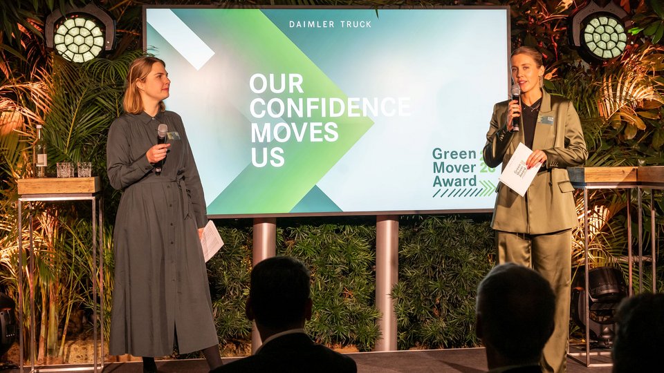 Die Organisatorinnen des Preises: Charlotte Sophie Behrendt und Anja Bittner