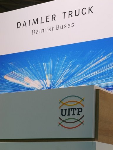 Mercedes-Benz eCitaro G fuel cell mit vollelektrischem Antrieb auf dem Global Public Transport Summit in Barcelona