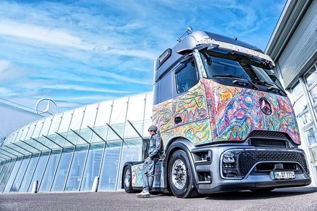 Rollende Leinwand: Art Edition des Actros L ProCabin