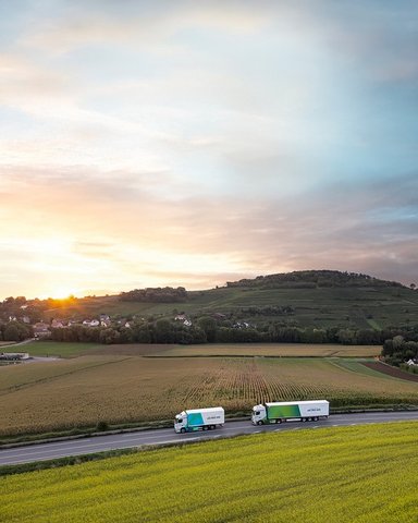 Gruppenbilder: Mercedes-Benz eActros 400 / eActros 600 / Actros L