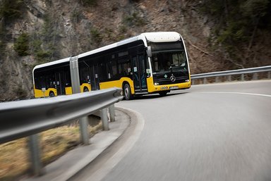 Weltpremiere auf dem Global Public Transport Summit 2023: Mercedes-Benz eCitaro fuel cell – mehr Reichweite dank Brennstoffzelle