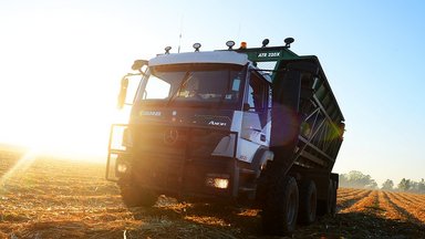 Erfolgreiche Entwicklungspartnerschaft in Brasilien: Bis Jahresende rund 640 Mercedes-Benz Axor für automatisierten Ernteeinsatz ausgeliefert