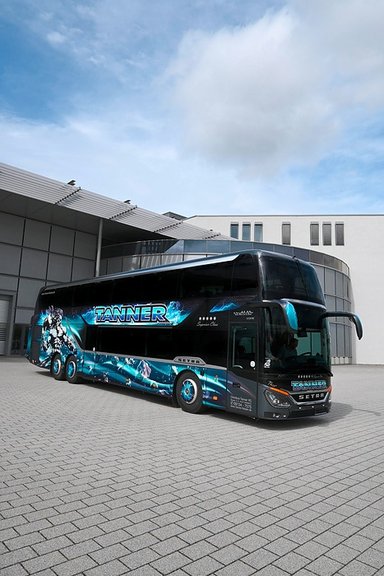 Göttlicher Setra zum 50. Firmenjubiläum
