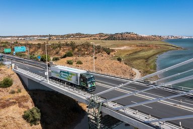 All-electric through Europe: eActros 600 test trucks reach southernmost checkpoint of Tarifa