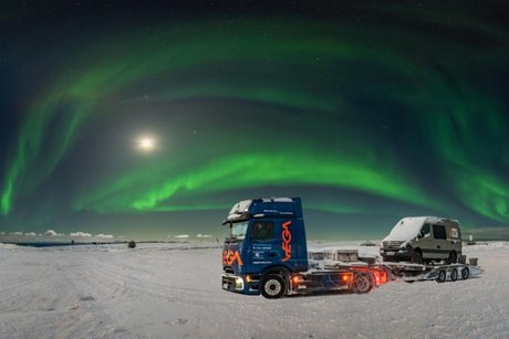 Premiere am Polarkreis: eActros 600 von VEGA besteht eNordkapp Challenge als erster batterieelektrischer Sattelzug