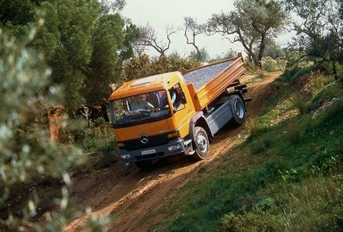 25th anniversary of the Mercedes-Benz Atego: A truck as versatile as the transport tasks in distribution haulage