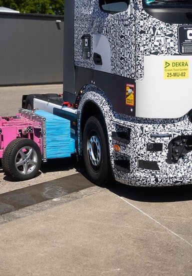 Sicherer unterwegs mit Hochvolt: Hohe passive Sicherheit des Mercedes-Benz eActros 600 in Crash-Tests bestätigt