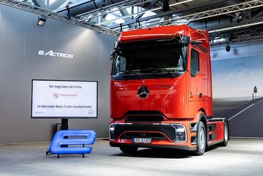 Five Mercedes-Benz eActros 600 in operation, the next five to follow: Nanno Janssen haulage company will only rely on electric trucks in the future