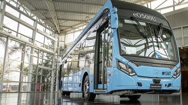Mercedes-Benz do Brasil stellt vollelektrisches Busfahrgestell eO500U vor