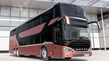 Daimler Buses at the Bus2Bus show in Berlin: utmost safety, trendsetting touring coaches and innovative services
