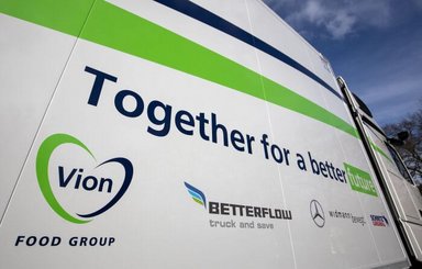 Headwinds with an effect – less fuel consumption and less CO2: Mercedes-Benz Trucks, Vion Food Group, Schmitz Cargobull and Betterflow present the highly efficient semitrailer tractor combination