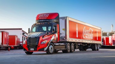 Daimler Truck: 20 battery electric Freightliner eCascadias hit the roads for Reyes Coca-Cola Bottling