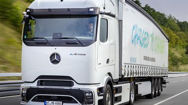 Mercedes-Benz Trucks celebrates world premiere of the battery electric long-haul truck eActros 600 