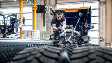 Maßanfertigung auf Achse(n) - Mercedes-Benz Custom Tailored Trucks feiert 25-jähriges Jubiläum
