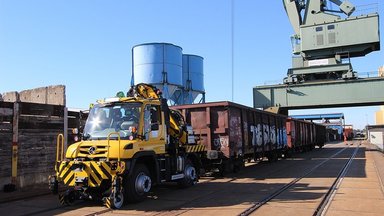 Spezialist und Universaltalent: Mercedes-Benz Unimog demonstriert zur InnoTrans seine Leistungsfähigkeit