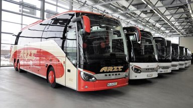 Arzt Reisen stockt Setra Fuhrpark auf