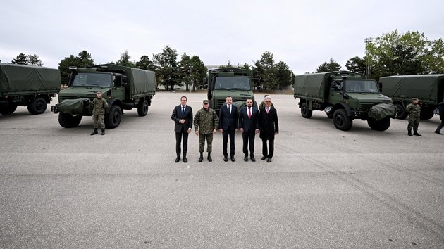 Daimler Truck Defence liefert erste zwölf Mercedes-Benz Unimog an die Kosovo Security Force