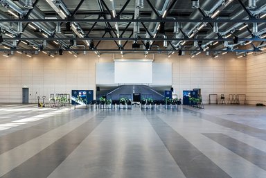 Mercedes-Benz Trucks eröffnet neues Customer Experience Center – Fokus auf Kundenorientierung und Markenwerte