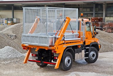 Reliable powerhouse even for the green sector: Mercedes-Benz Special Trucks presents the great diversity of the Unimog at the Demopark open-air exhibition