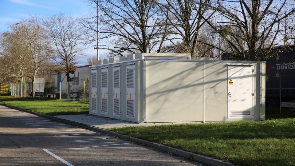 Der bereits für Megawatt Charging ausgelegte Trafo am Ladepark
