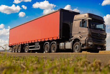 Mercedes-Benz Trucks introduces new extra-heavy truck Axor for Brazilian market