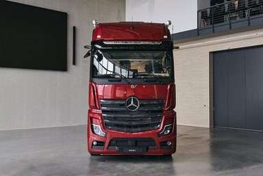 Second generation of MirrorCam: Mercedes-Benz Trucks is evolving some important details of the mirror camera system