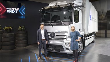 Under power: Mercedes-Benz Trucks presents innovative solutions for the energy transition in road freight transport with fully electric vehicles