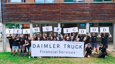 Social Day bei Daimler Truck Financial Services: Mitarbeitende verschönern den Außenbereich bei der eva-Einrichtung Scout