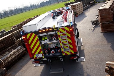 RETTmobil 2025: Mercedes-Benz Special Trucks presents Unimog TLF 3000 and Atego HLF 10