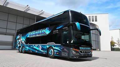 Göttlicher Setra zum 50. Firmenjubiläum