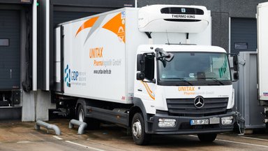 Covid-19 – Unitax nutzt Mercedes-Benz Atego für den Impfstofftransport in Brandenburg