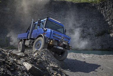 Both Unimog and Zetros voted Cross-Country Vehicle of the Year 2022 by off-road fans